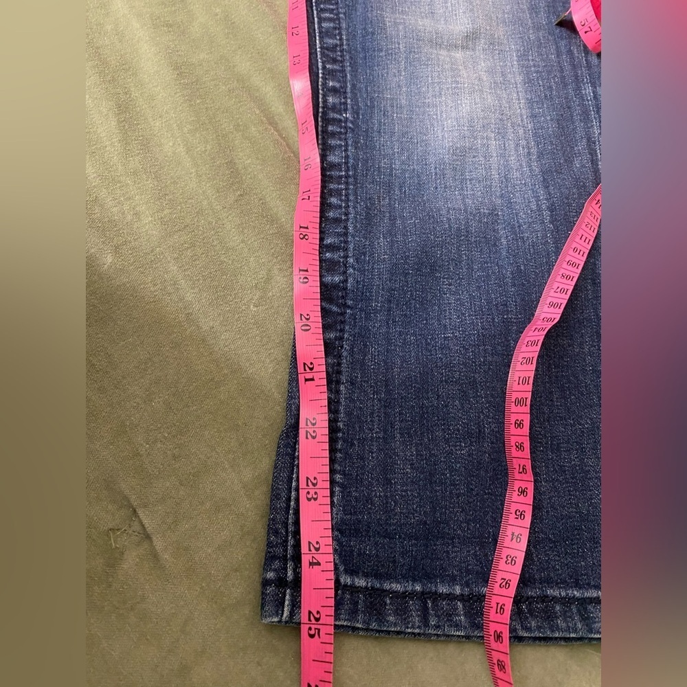 Miss Me boyfriend jeans capris size 28.  X-10 - Picture 14 of 16